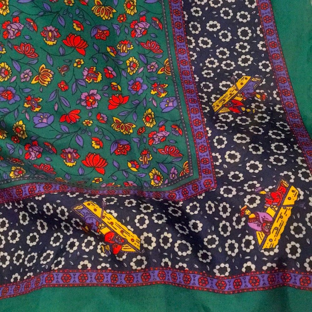 Beautiful oriental themed scarf